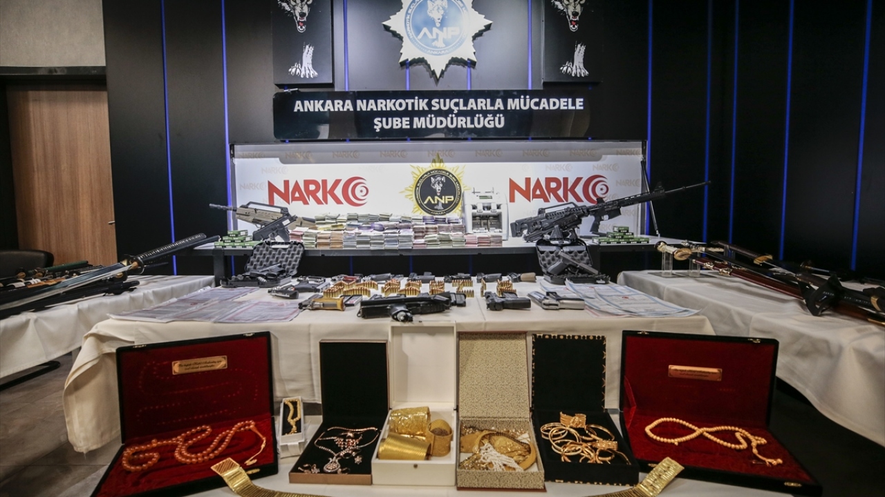 Gözaltına alınan 7 şüpheli, yakalandıkları illerde yasal işlemleri yapıldıktan sonra salıverildi. 