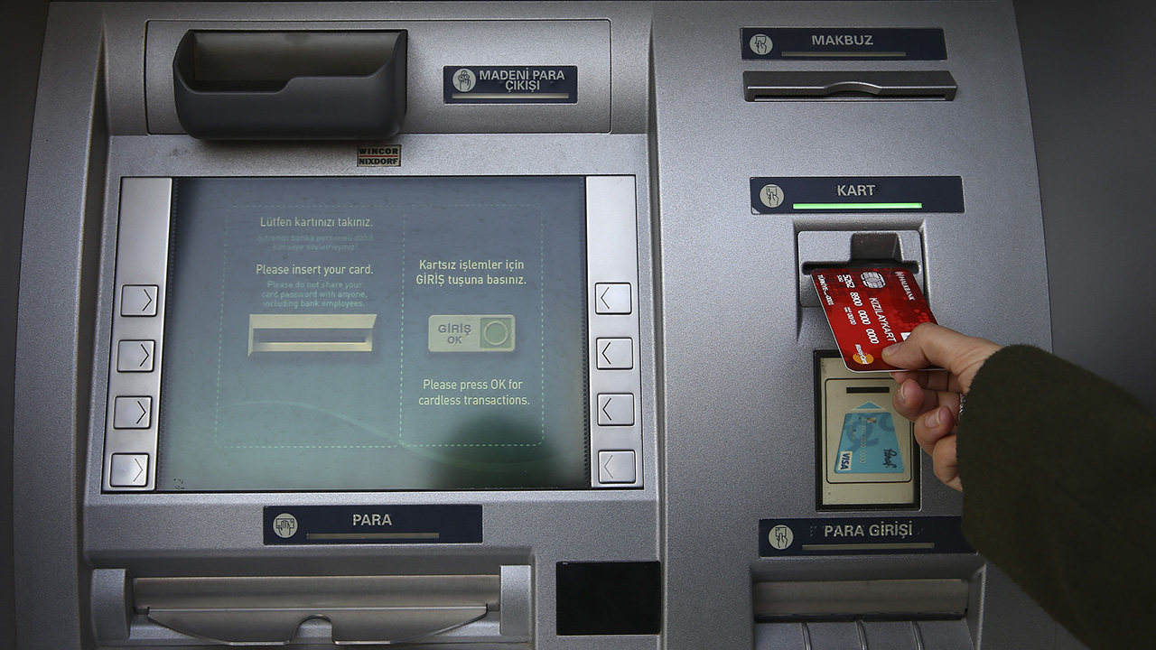 Zamlı maaşlar 15`inde alınacak