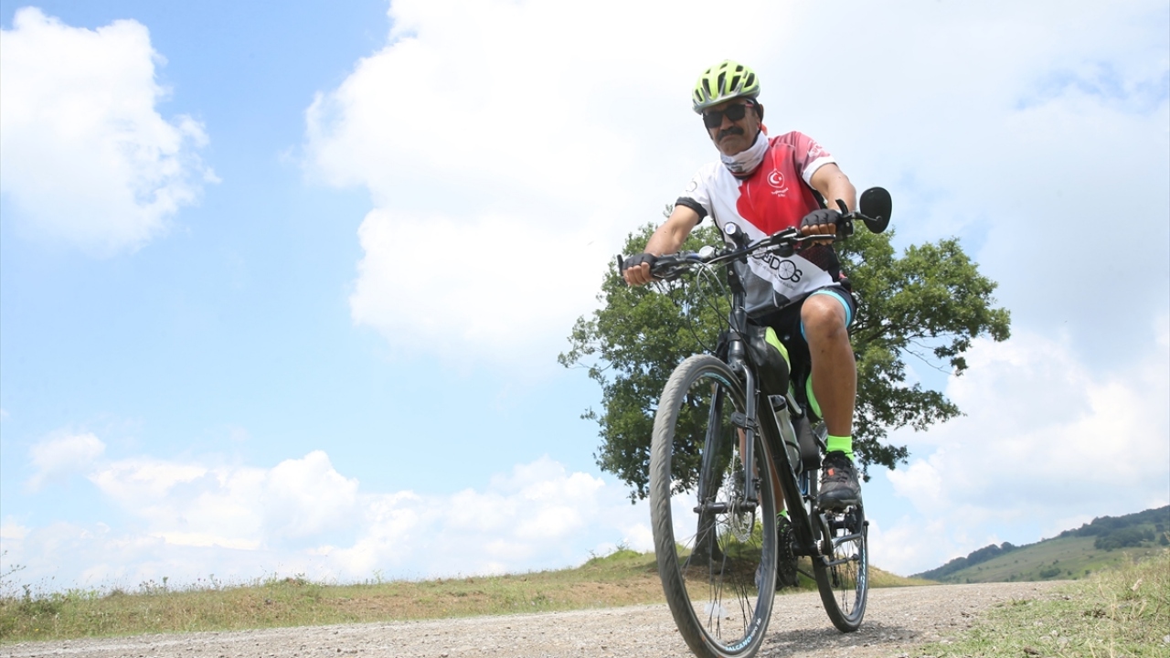 Diyet ve spor yaparak önce fazla kilolarından kurtulan Karaman`ın, arkadaşının sayesinde aktif bisiklet sporuna başlaması ise hayatının en önemli dönüm noktalarından biri oldu.