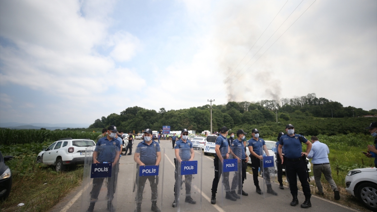 Patlamanın ardında fabrika etrafında önlemler alındı.