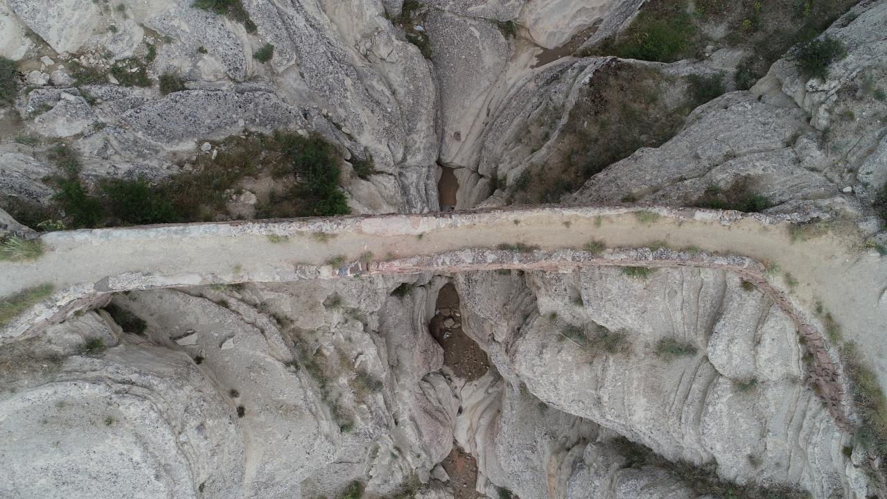 Şeytan Köprüsü`nün, kullanılan malzeme ve yapım tekniği itibarıyla 16`ncı yüzyılda Osmanlı döneminde yapıldığı biliniyor. 