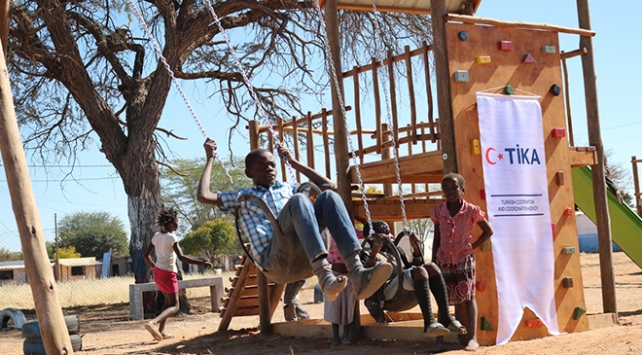 TİKA, Namibya'daki mülteci çocukların yüzünü güldürdü