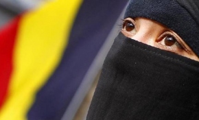 Belçika'da başörtüsü yasaklarını destekleyen karar