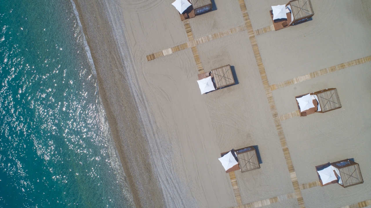 "Sosyal mesafeli olarak hizmet veriyoruz"