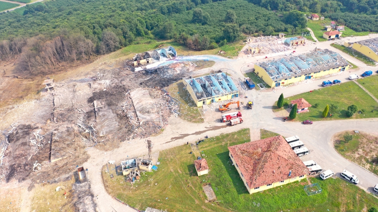 Biri il dışında olmak üzere 4 kişinin tedavisi devam ediyor. 