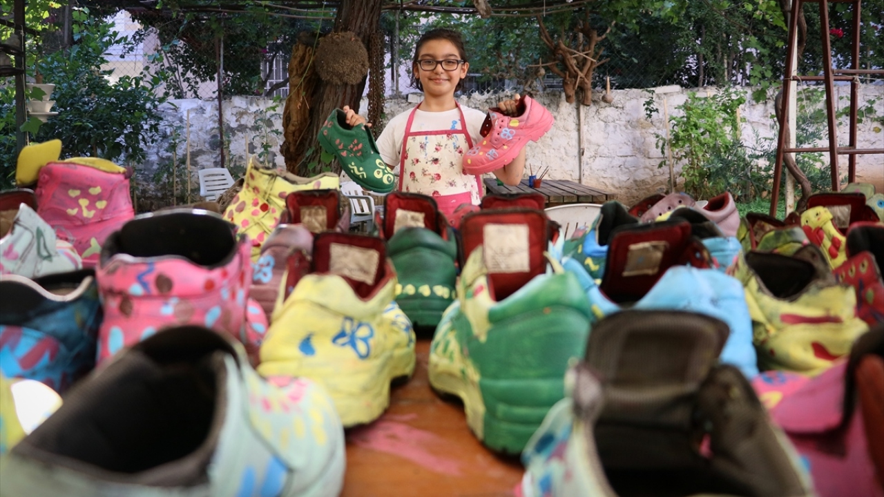 Kampanyaya kısa sürede çok fazla talep aldıklarını aktaran Demirkent, kullanım ömrü tamamlanmış ayakkabıları topladıklarını belirtti.