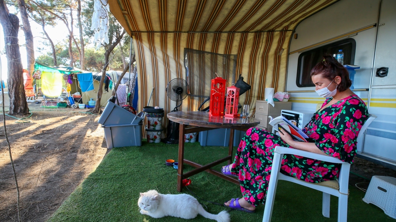 İzmir`de Menderes ilçesi Özdere Mahallesi ve Bolu Yedigöller`deki karavan parkları da yoğun talep görüyor.