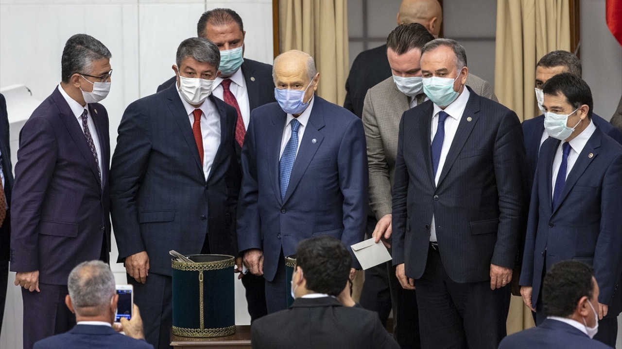 MHP Genel Başkanı Devlet Bahçeli de oy kullandı.