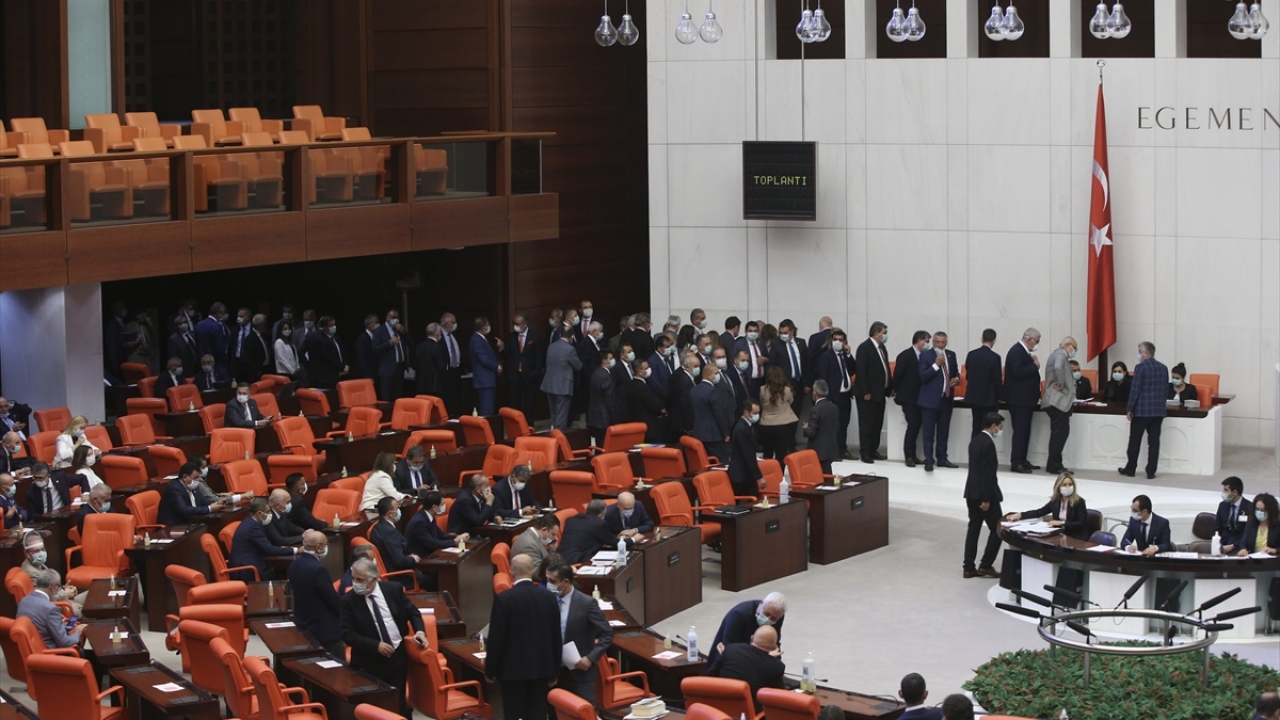 Dördüncü oylamada en fazla oy alan üye başkan seçilecek.