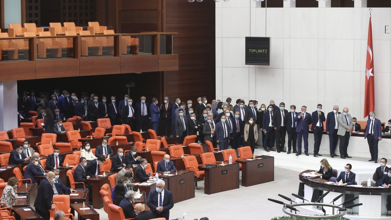 İkinci oylamaya geçildi 