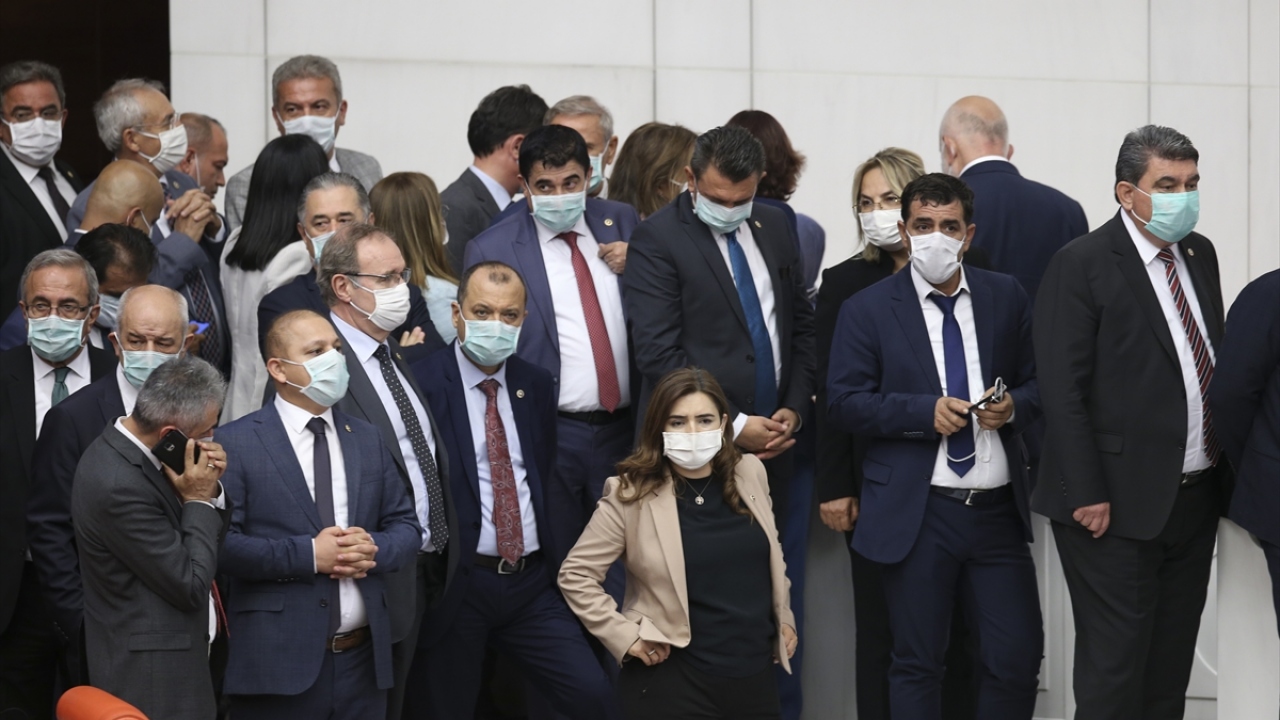 Başkanlık seçimi için ikinci tur oylama başladı. 