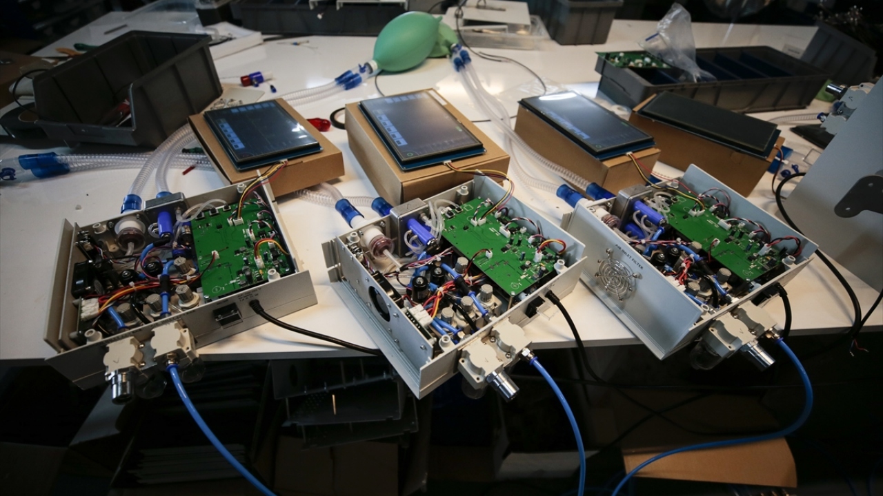 "SİHA üreten Türkiye`nin üretemeyeceği hiçbir şey yok"