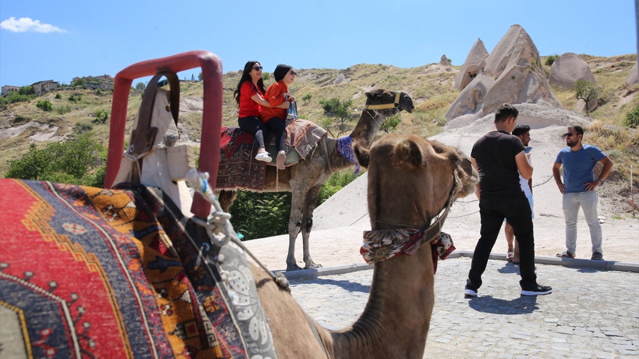 Decaud, "Bize kapılarını açan ilk ülke olması nedeniyle Türkiye`ye minnettarım. Burada gerçekten harika zaman geçiriyoruz. Çok güzel bir manzaraya sahip olan Kapadokya`dan çok mutlu ayrılacağımıza inanıyorum." diye konuştu.