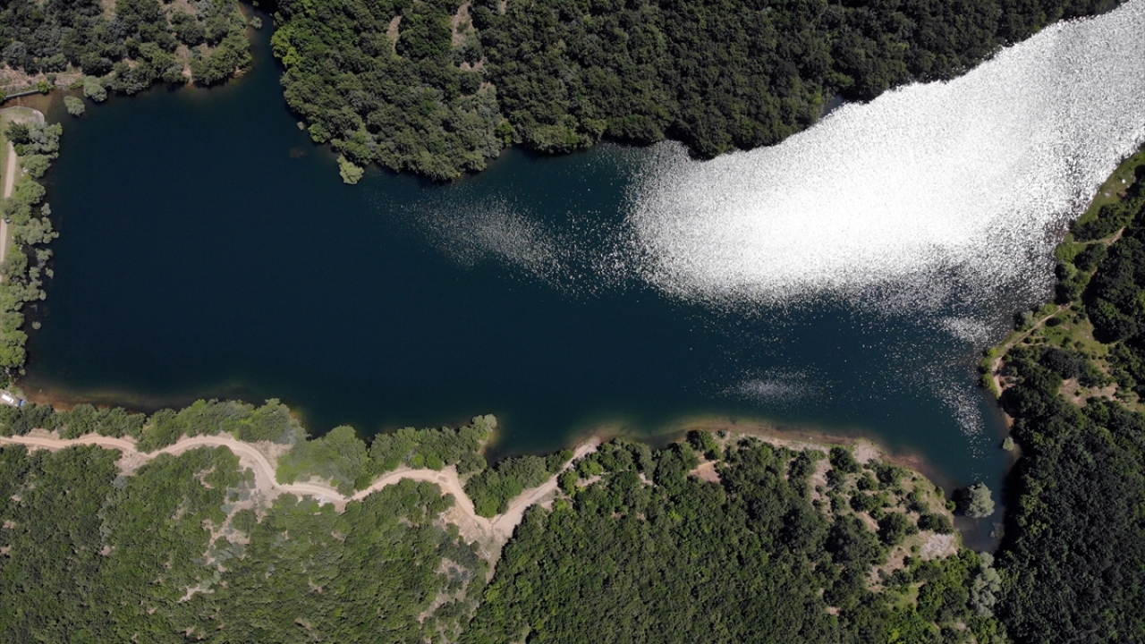 Nüfusu 11 bin civarında olan ilçe, kimi zaman nüfusunun 15 katı ziyaretçiyi ağırlayarak turizmde adından söz ettiriyor.