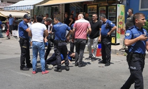 İki polis memurunu yaralayan şüpheli bacağından vurularak yakalandı