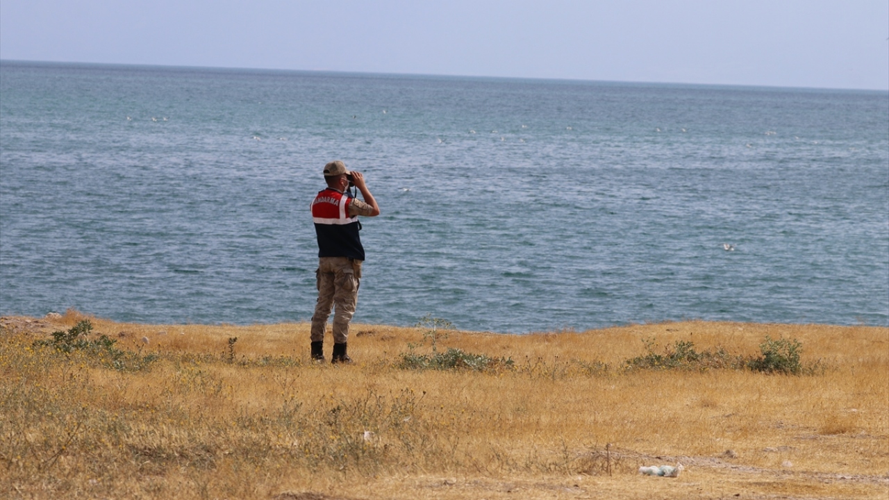 Enkaz çıkarma çalışmaları başladı