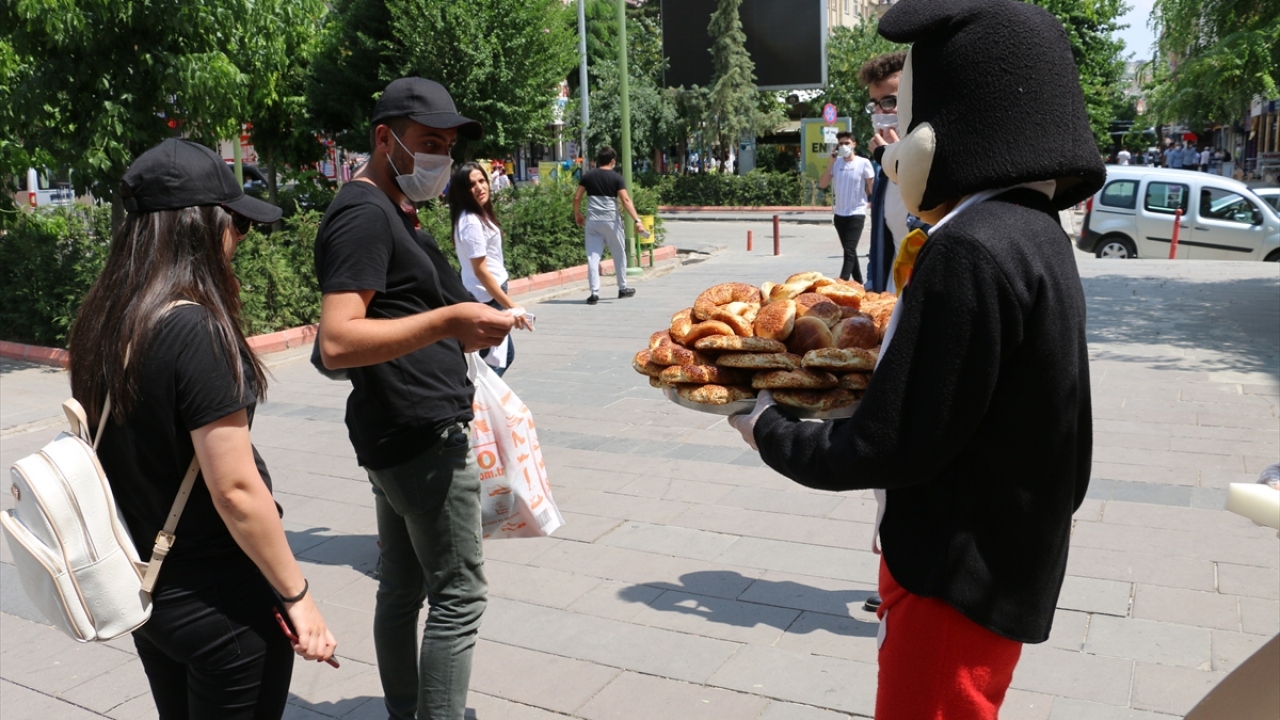 Berat Ali Duran`a bisiklet alarak en büyük hayalini gerçekleştirdiklerini belirten İnaç, şöyle konuştu: