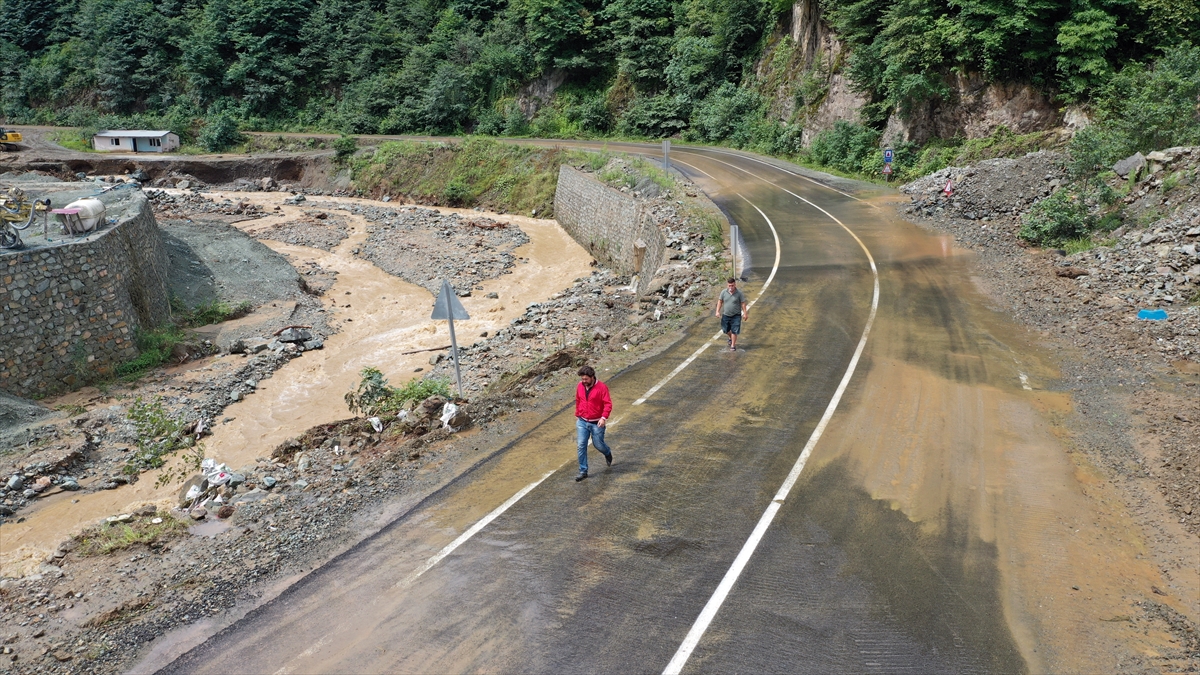 Olay sırasında koğuşta dinlenen ve arkadaşlarının yardımıyla bulunduğu alanı terkeden Halil İbrahim Metin, büyük bir felaketten kurtulduklarını söyledi.