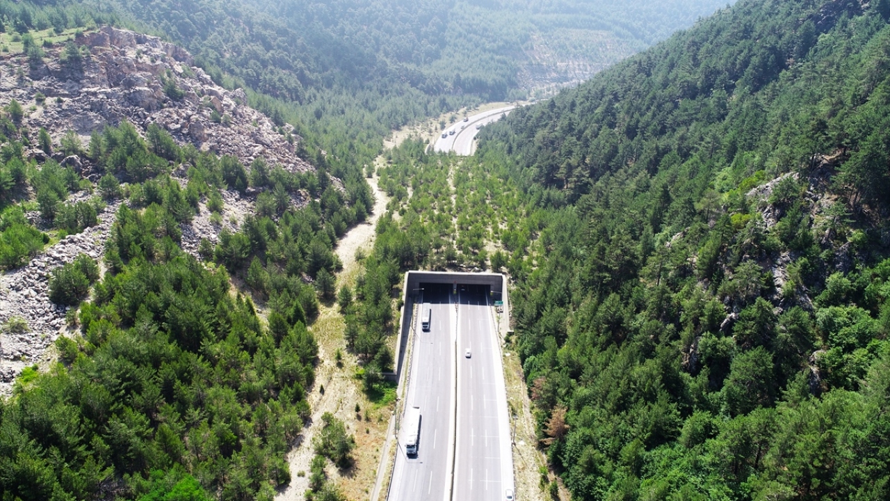 Tarsus-Pozantı Otoyolu`nda "Orman Ekosistem Köprüsü"