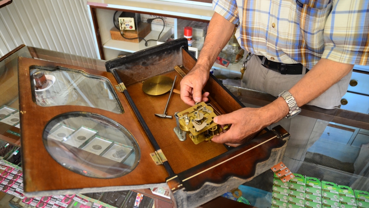 Meslek hayatında prensiplerinden ödün vermeden çalıştığını anlatan Kulcabay, bu zamana kadar işini "en iyi şekilde" yapmaya çalıştığını sözlerine ekledi.