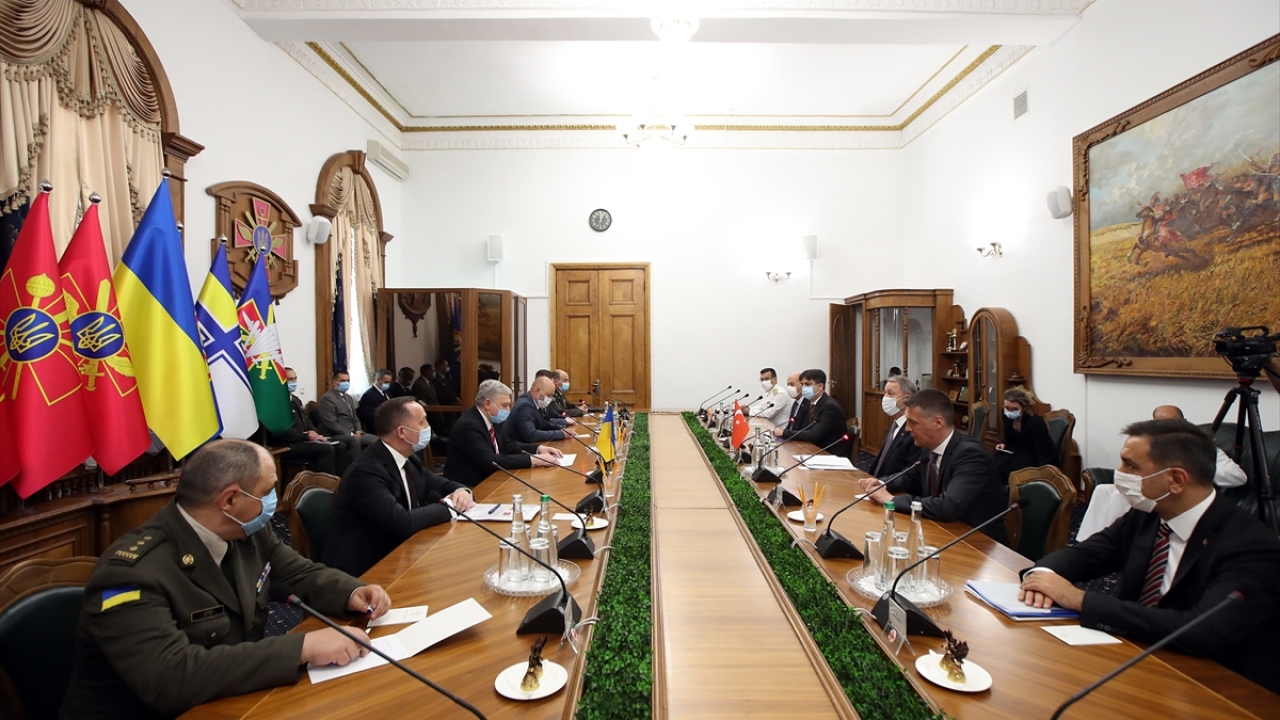 Önemli ve yoğun bir görüşme gerçekleştirdiklerini, iki ülkenin ortak ilgi odağındaki konuları ele aldıklarını bildiren Taran, şunları kaydetti: 