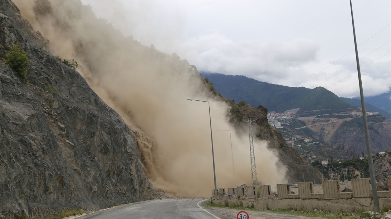 "Zor bir meslek icra ediyoruz"