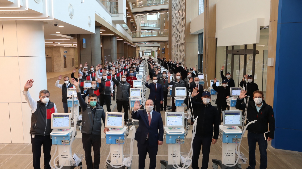 Yerli solunum cihazı teslim edildi