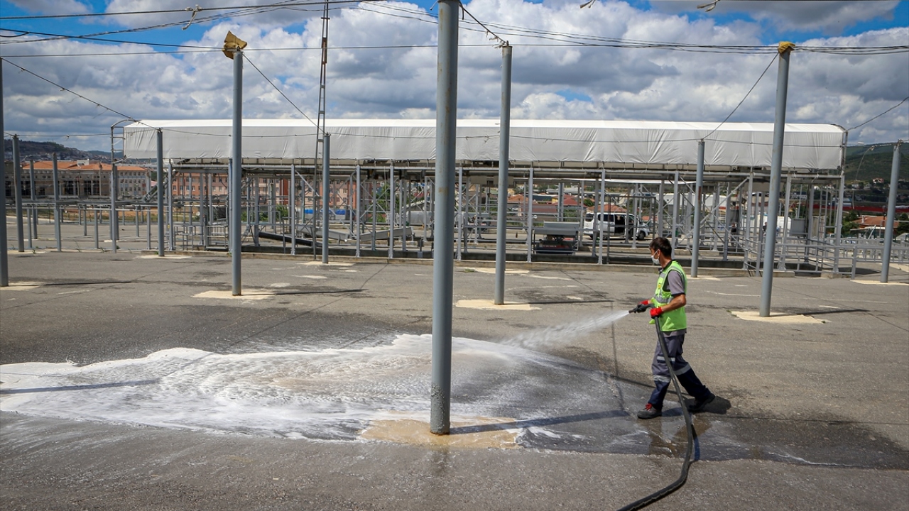 Sağlık Bakanlığınca hayvan satış yerlerine yönelik önlemlerin belirlenmesi ve Diyanet İşleri Başkanlığı tarafından hazırlanan tebliğin ardından ilgili kurumlar ülke genelinde harekete geçti. 