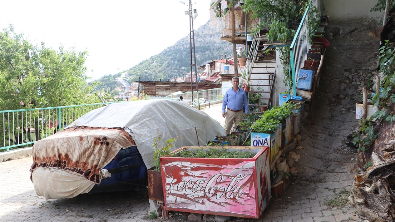 "Doğaseverleri ilçemizin fesleğen kokulu sokaklarını görmeye davet ediyorum"