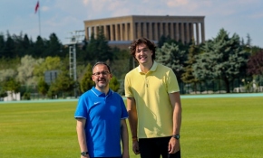 Bakan Kasapoğlu Cedi Osman'ı Ankara'da ağırladı
