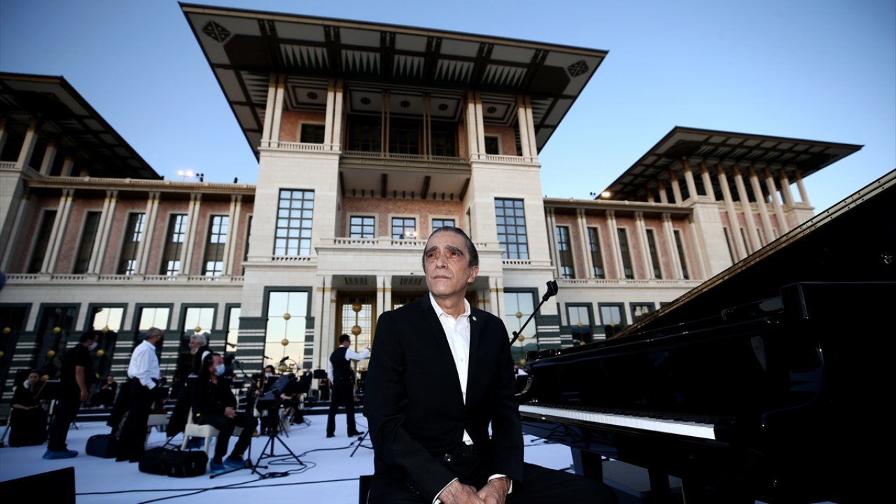 Konser, Cumhurbaşkanlığı ve İletişim Başkanlığı sosyal medya hesaplarından da yayınlanacak.