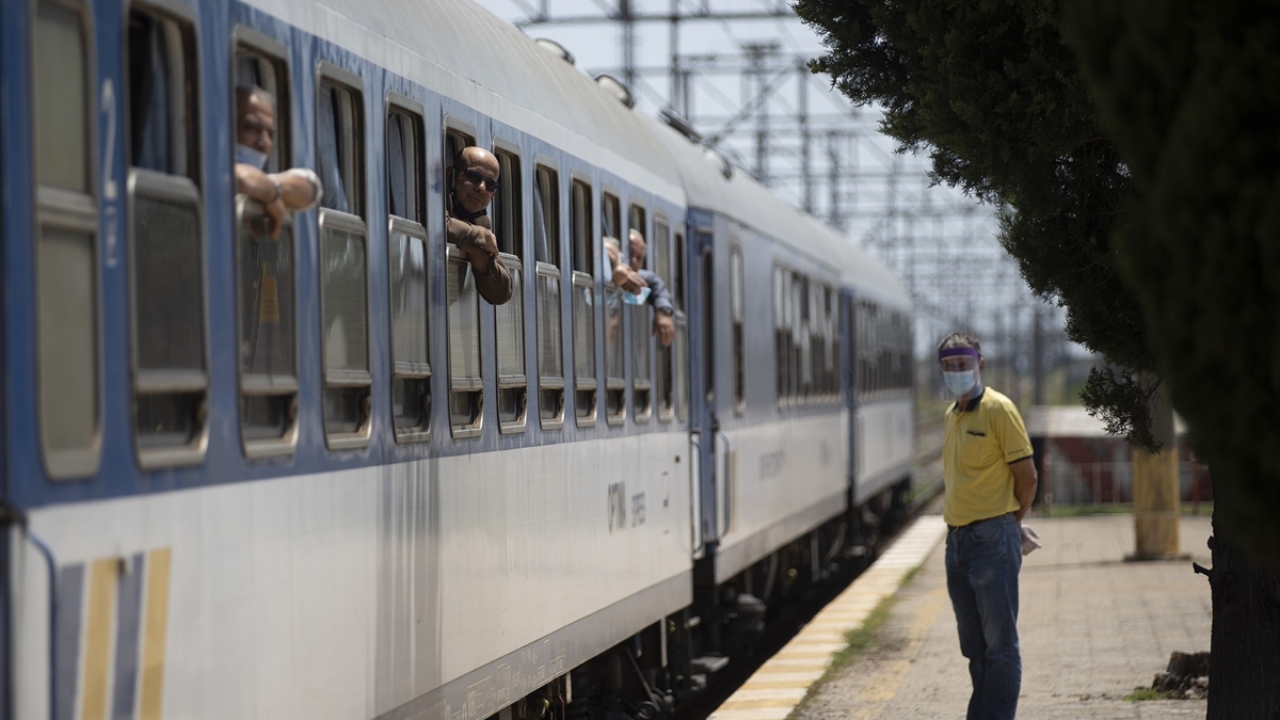 Arabalı trenle Almanya`dan gelen Doğan Aydın, yolculuk boyunca sorun yaşamadıklarını söyledi.