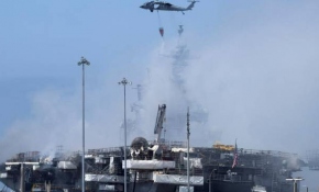 ABD savaş gemisindeki yangını söndürme çalışmaları devam ediyor