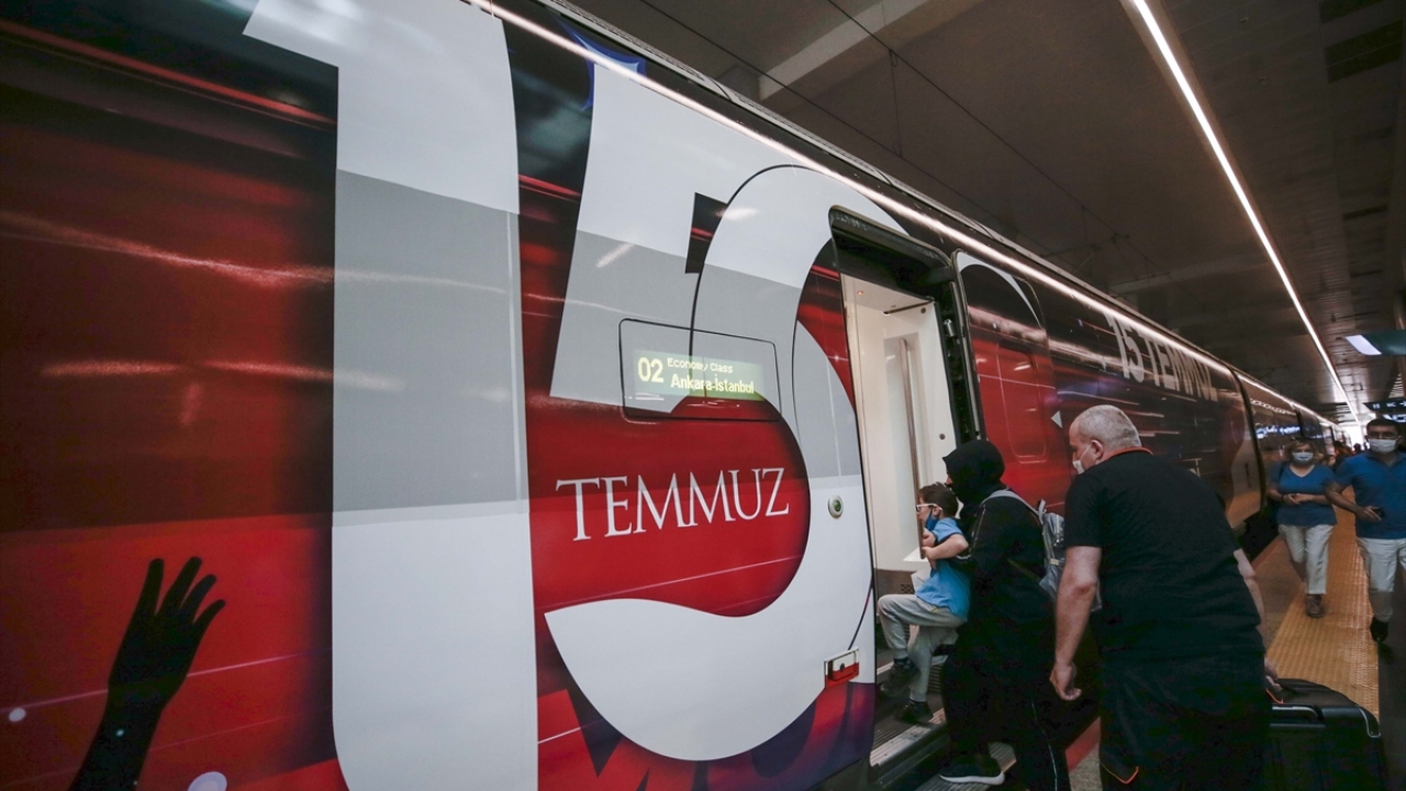 İlk seferinde Ankara`dan hareket eden trenin tüm koltukları satıldı ve yolculuk tam kapasiteyle başladı. 