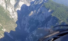 Kanyonda mahsur kalan kişi helikopterle kurtarıldı