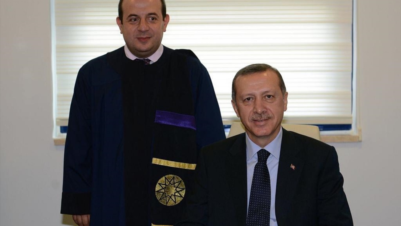 Varank, 15 Temmuz şehidi ağabeyi İlhan Varank`ın o gece ortaya koyduğu direnişi şu sözlerle anlattı: 