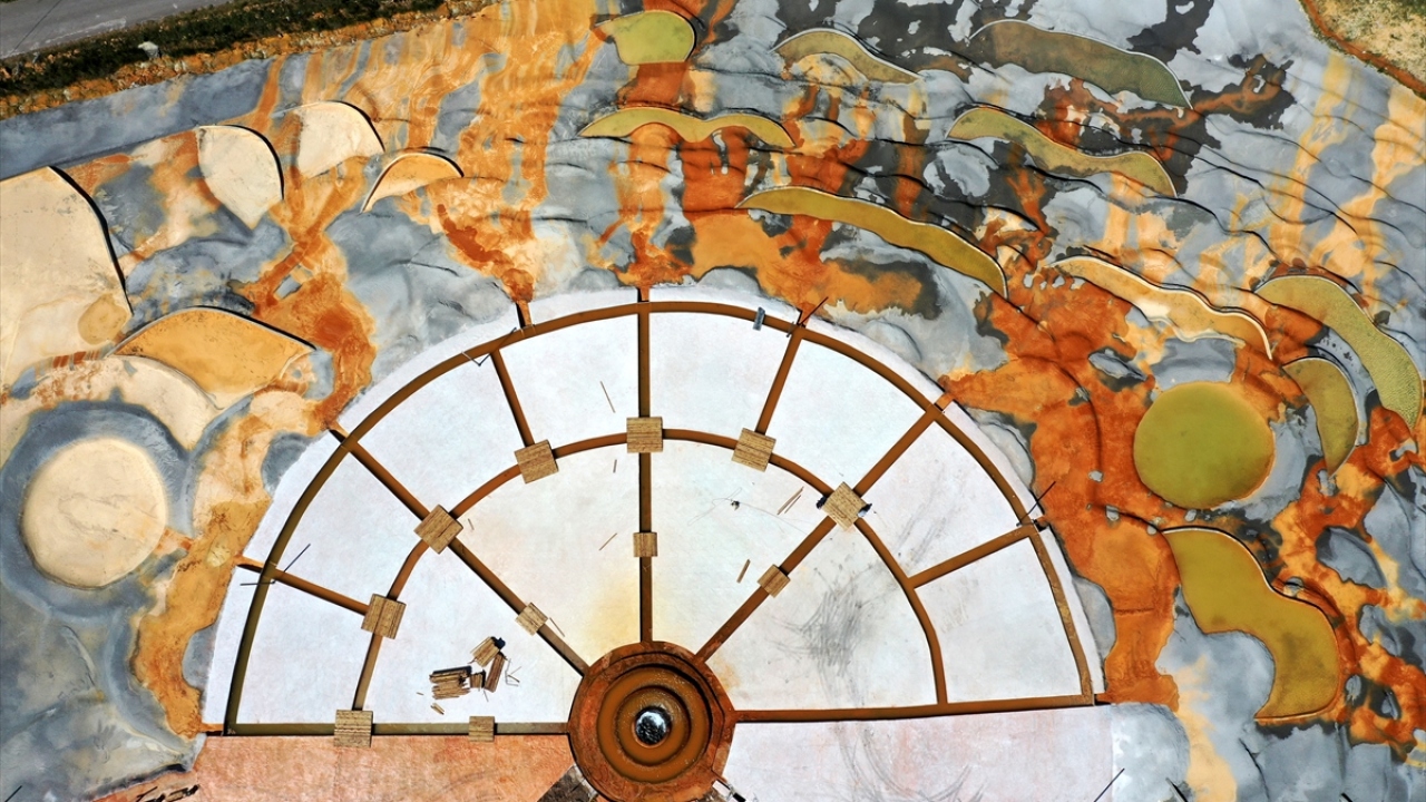 Ayhan, Sivas`ın kültür ve turizmde hak ettiği payı alacağına inandığını belirterek, projenin hayırlı olması dileğinde bulundu.