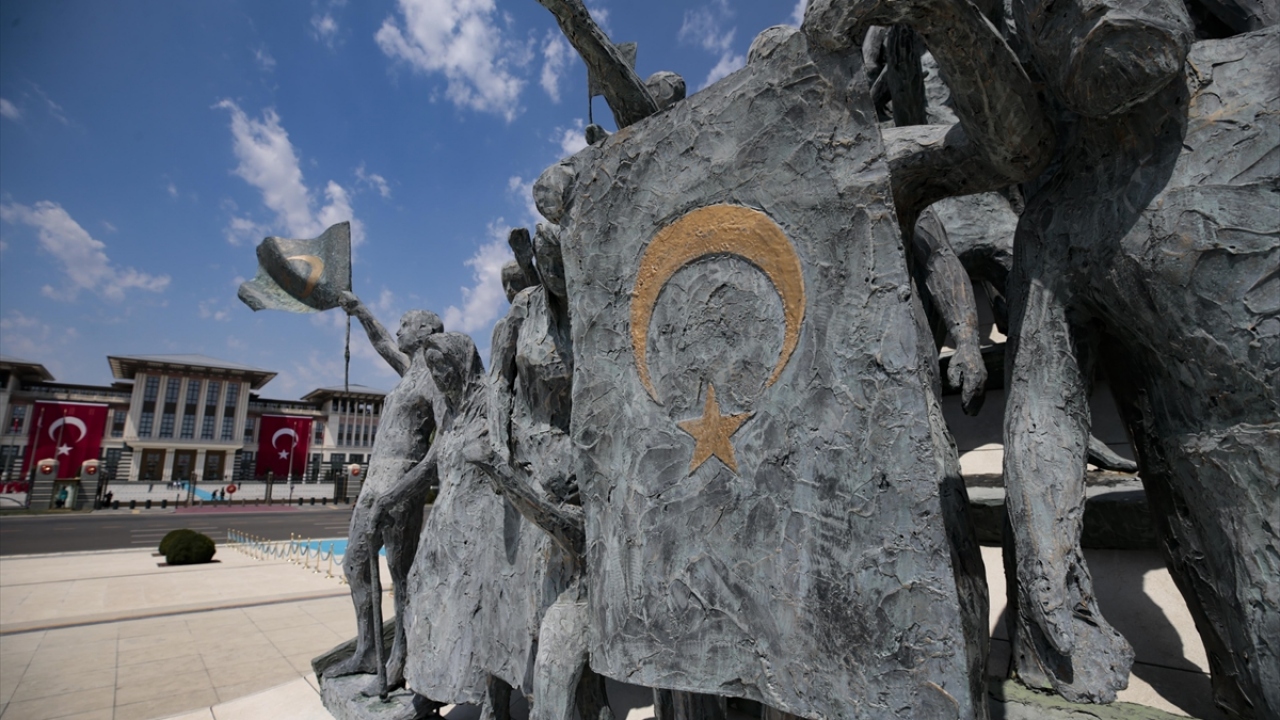 15 Temmuz Şehitler Abidesi