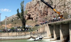 Çoruh Nehri'ne cip devrildi: 2'si ağır 6 kişi yaralandı