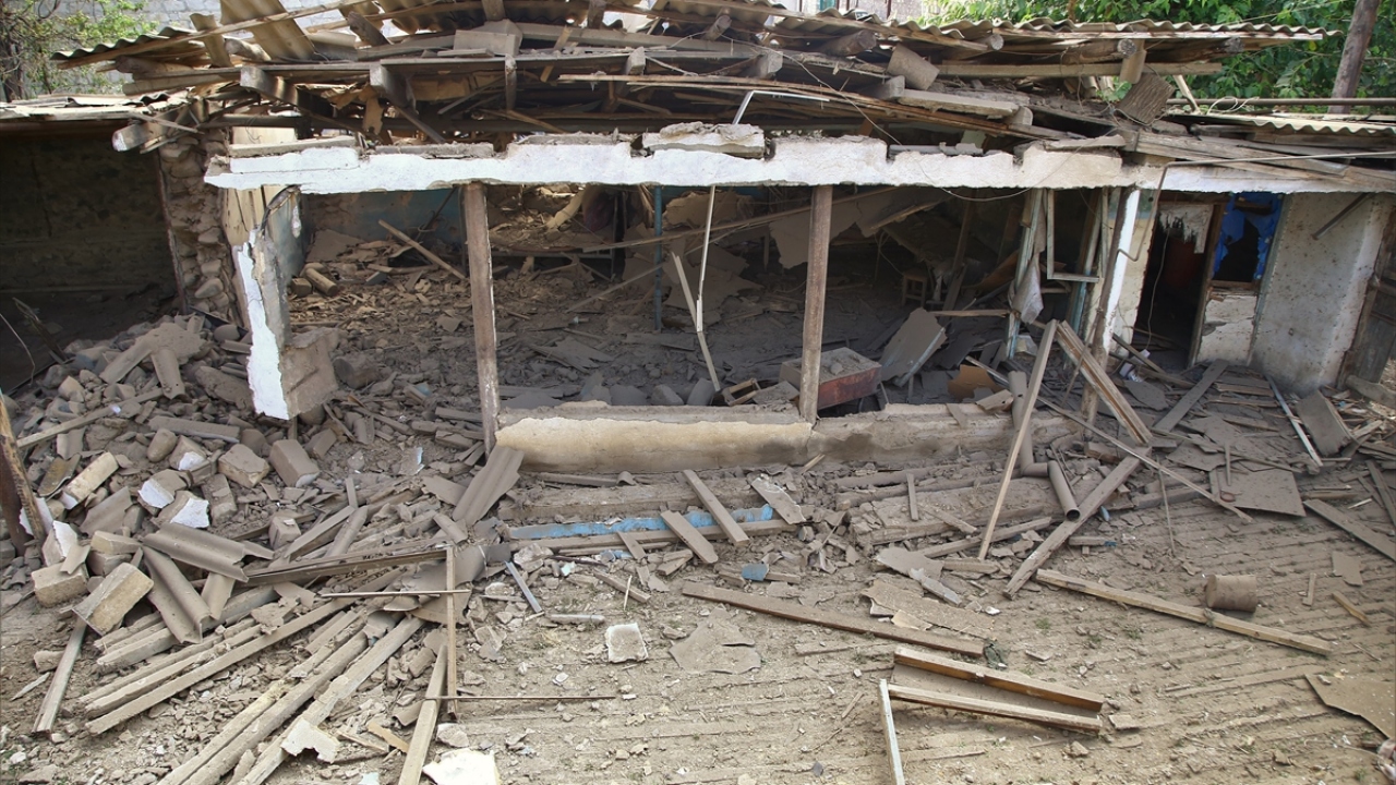 Ermenistan ordusu Tovuz`un Ağdam, Dondar Kuşçu ve Vahitli köylerini büyük çaplı silahlar ve havan toplarıyla ateşe tuttu. 