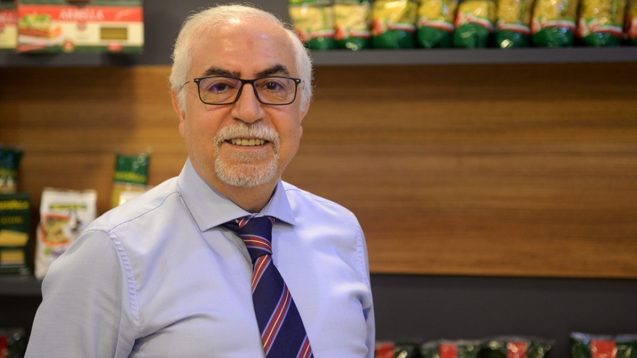 Külahçıoğlu, salgınla mücadele sürecinde tüketicilerin makarnayı hem ekonomik hem de sağlıklı olmasından dolayı çokça tercih ettiğini söyledi.