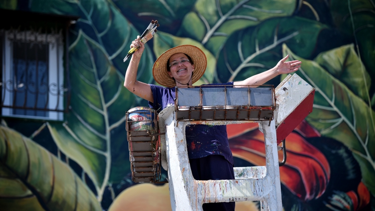 "Adresimiz tek cümle; `Frida`yı gördüğün binaya gel"