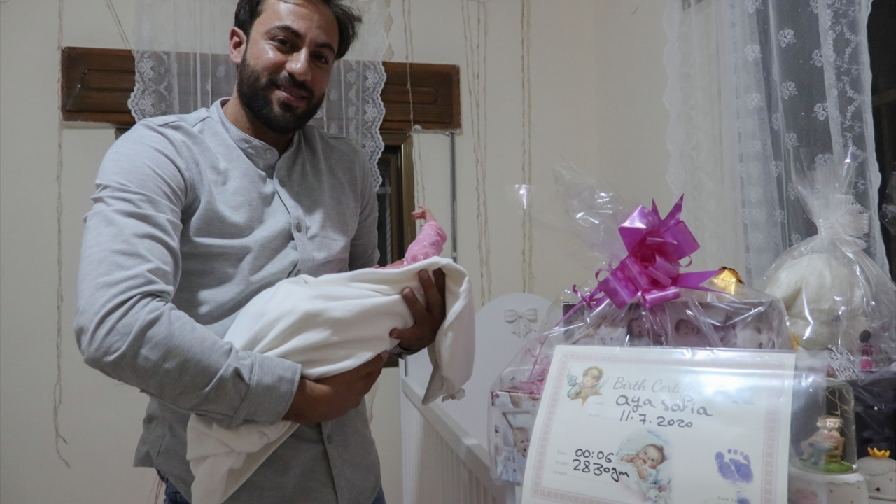 Baba Hasan Bayyud, Kefr Akab mahallesindeki evinde yaptığı açıklamada, Ayasofya’nın cami olarak ibadete açılması nedeniyle başta Cumhurbaşkanı Recep Tayyip Erdoğan olmak üzere Türkiye ve Filistin halklarına "hayırlı olsun" dileğinde bulundu.