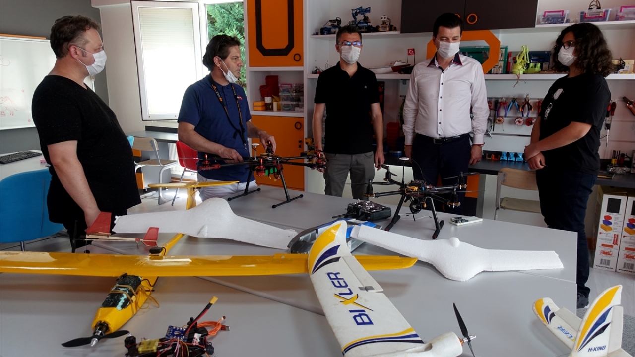 Öğrencilerden Köşeli ise yarışmada şampiyon olacaklarına inandığını dile getirdi.