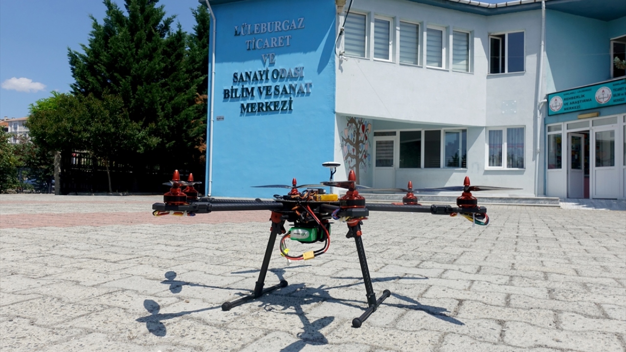 Efe Tunca ise yarışmaya heyecanla hazırlandıklarını ifade etti.