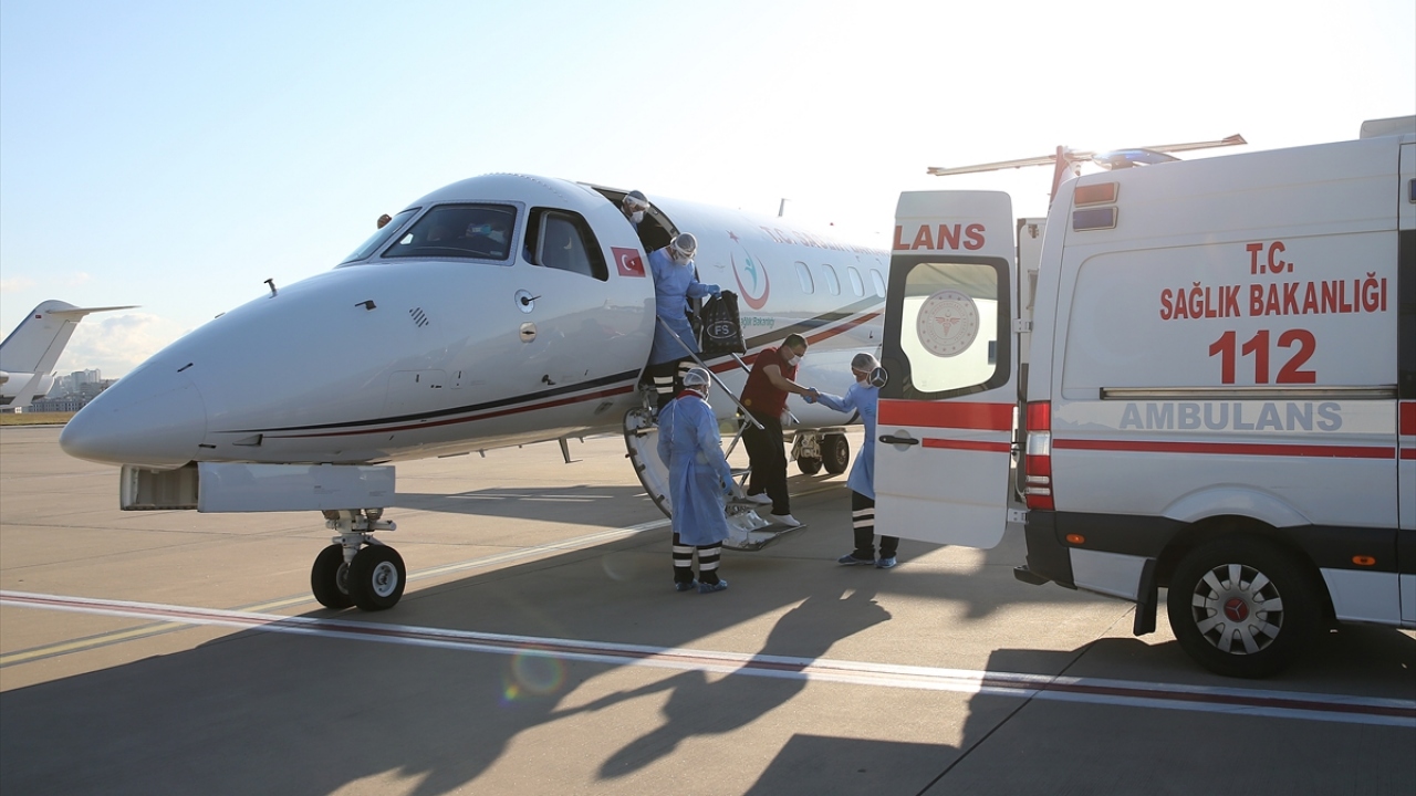 Kırgızistan`da Covid-19 nedeniyle tedavi gören Burhanettin Ç. (51), İsmail Ş. (55), Mehmet Yılmaz (47) ile Ramazan Özdemir (39), ülkelerinde tedavi edilme talepleri üzerine nakil operasyonu başlatıldı.