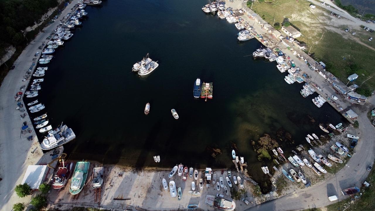 Yeni tip koronavirüs (Covid-19) salgınının ardından doğayla baş başa vakit geçirmek isteyenler, İstanbul`a 136, Kırklareli`ne 56 kilometre mesafede olan ilçeyi tercih ediyor.  