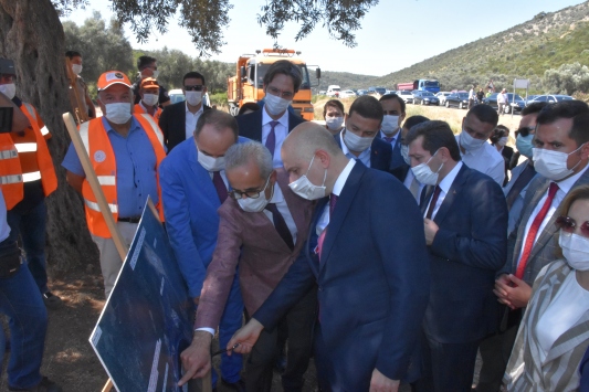 Ulaştırma ve Altyapı Bakanı Karaismailoğlu Muğla'da incelemelerde bulundu