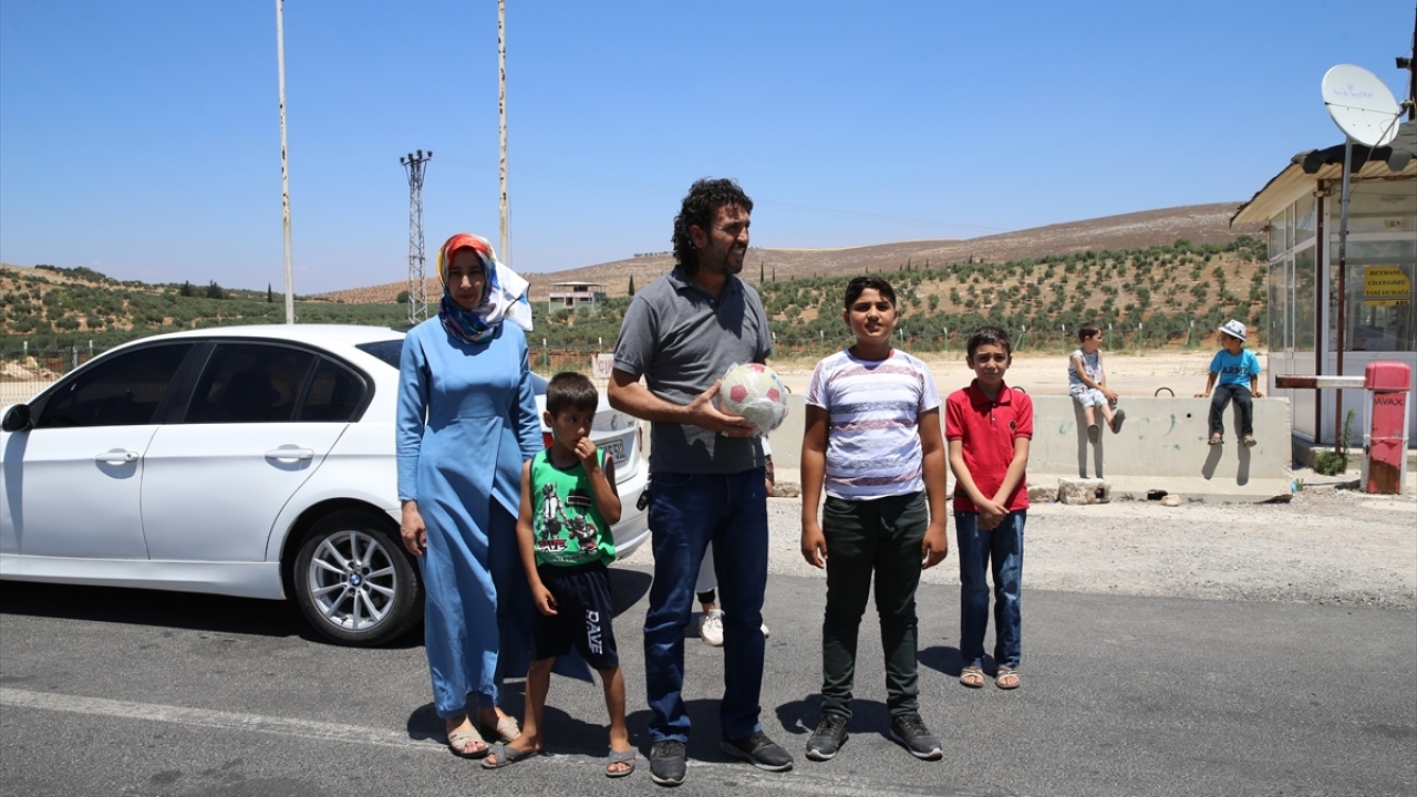 Nur, babasına kavuşmasında kendilerine yardımcı olanlara teşekkür etti.