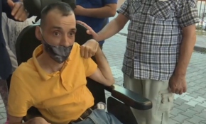 Engelli Ömer yeni akülü aracına kavuştu